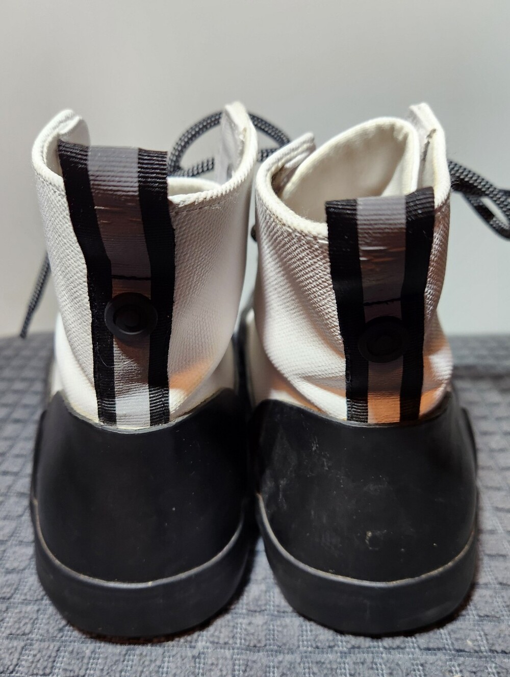 EUC Hunter Canvas Hi-Top Sneakers White Black Size Men’s 6.5 Womens 8.5 - Picture 6 of 7